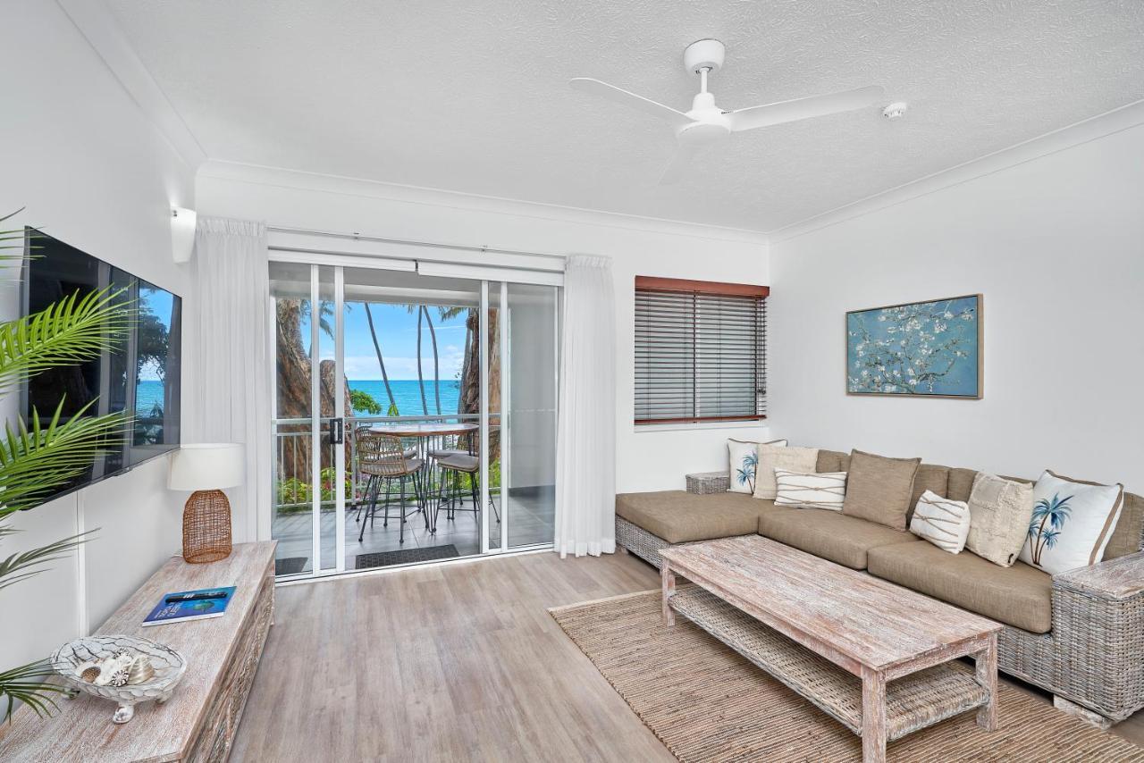 Alassio Beachfront Apartments 팜코브 객실 사진