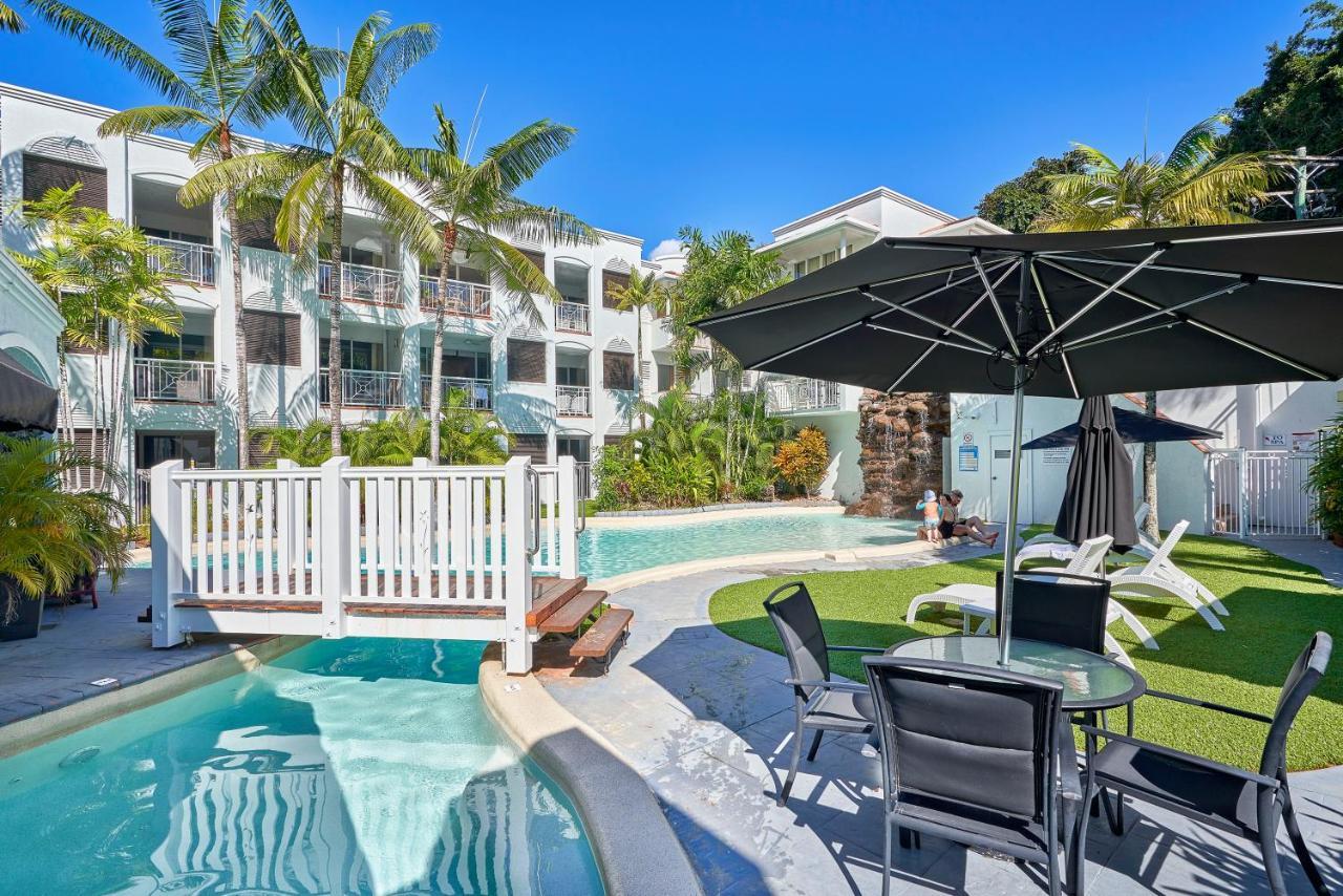 Alassio Beachfront Apartments 팜코브 외부 사진