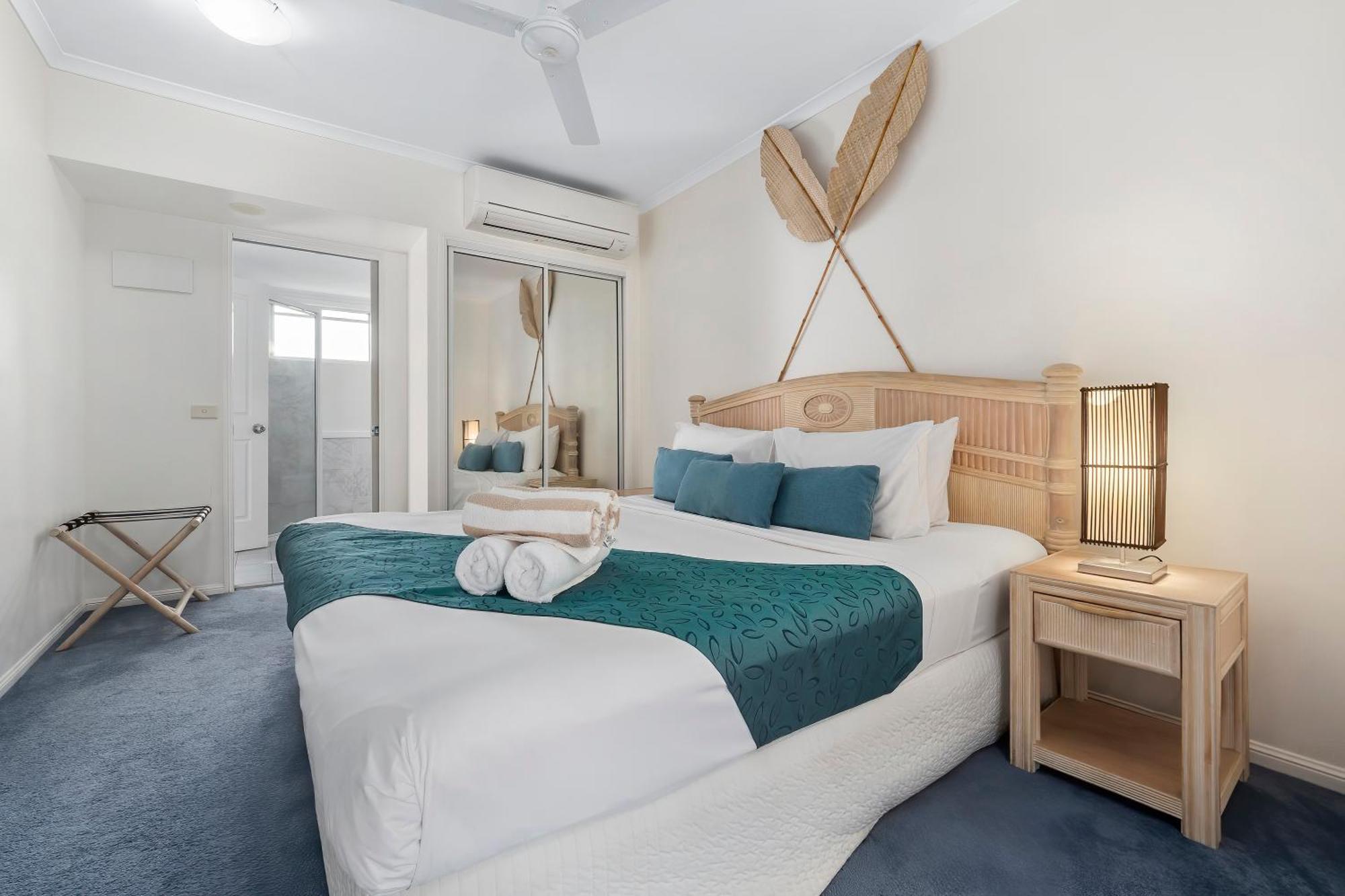 Alassio Beachfront Apartments 팜코브 외부 사진