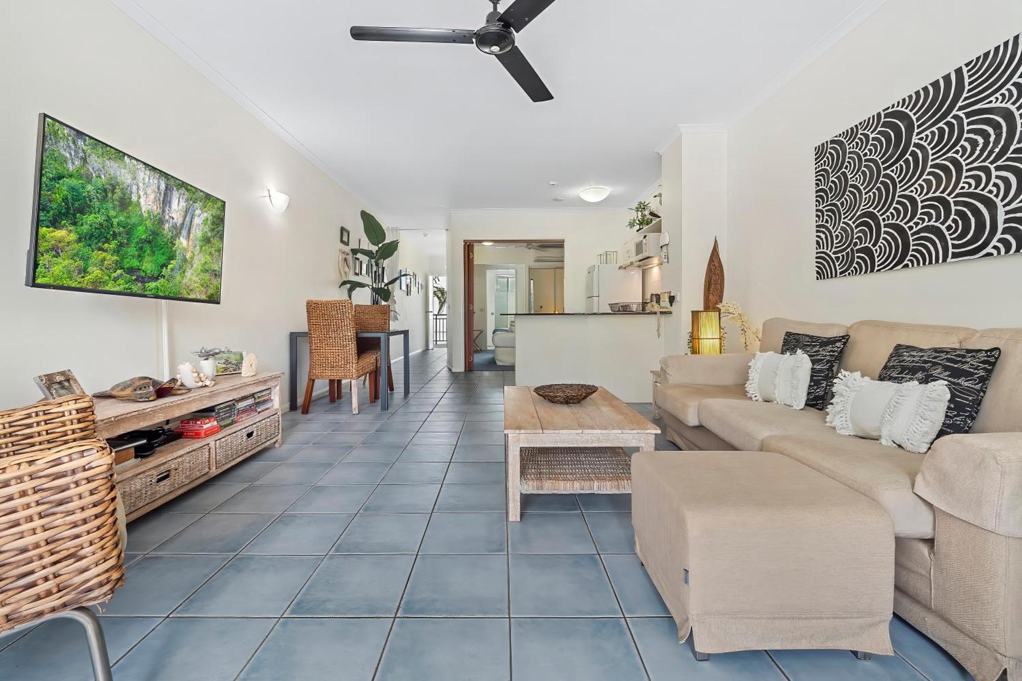 Alassio Beachfront Apartments 팜코브 객실 사진