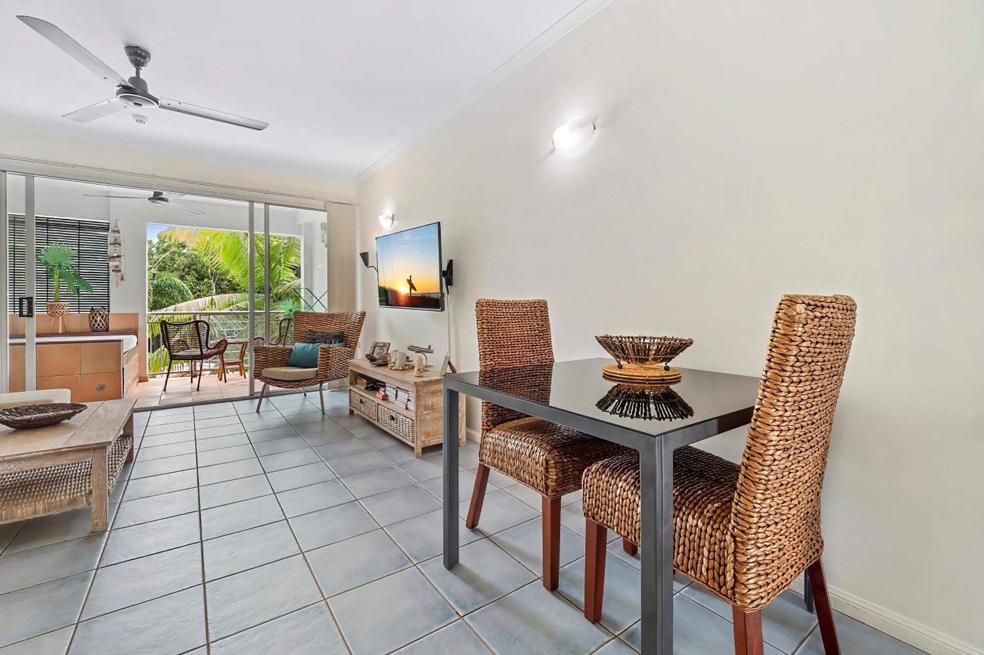 Alassio Beachfront Apartments 팜코브 객실 사진