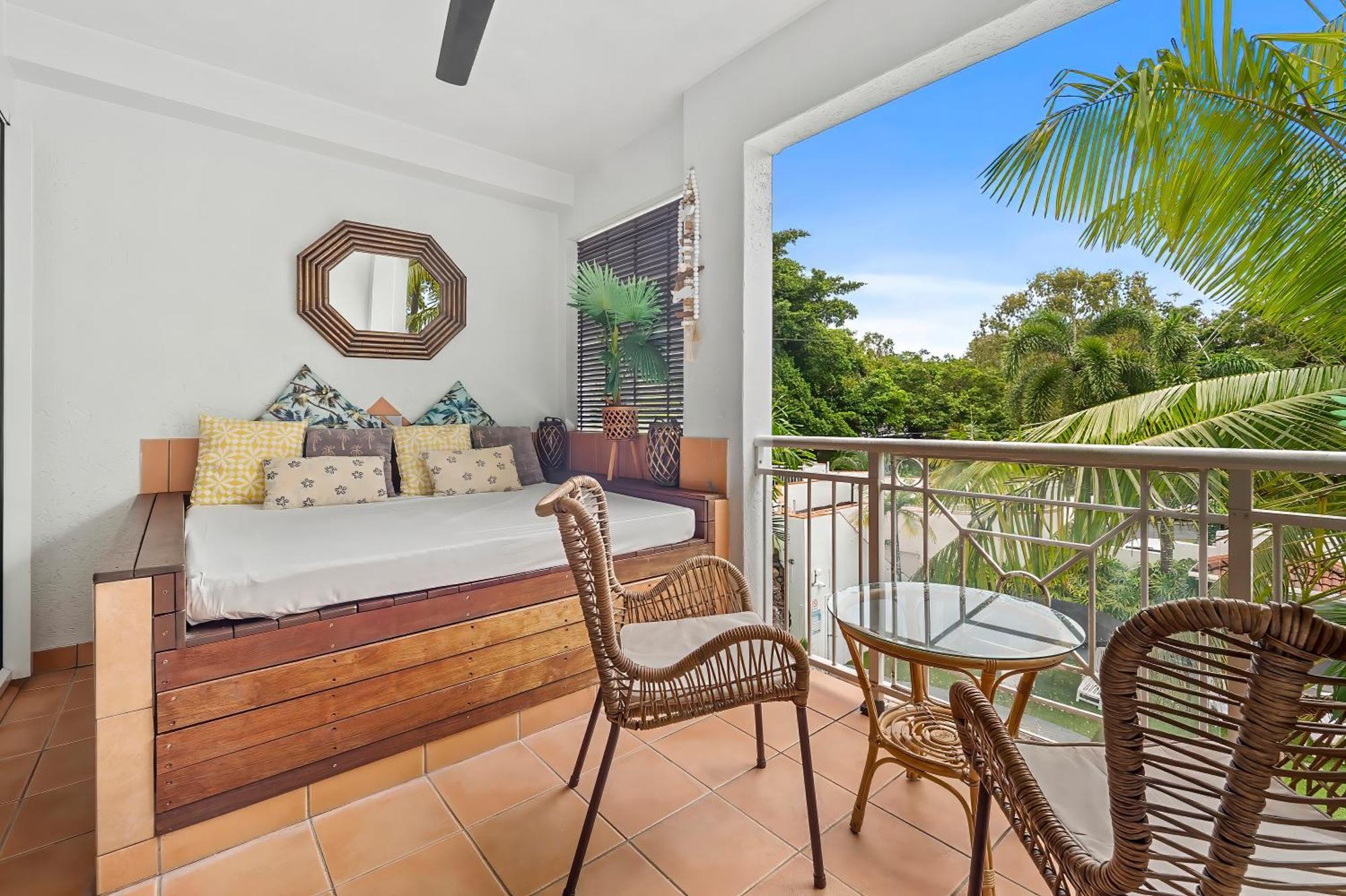 Alassio Beachfront Apartments 팜코브 객실 사진
