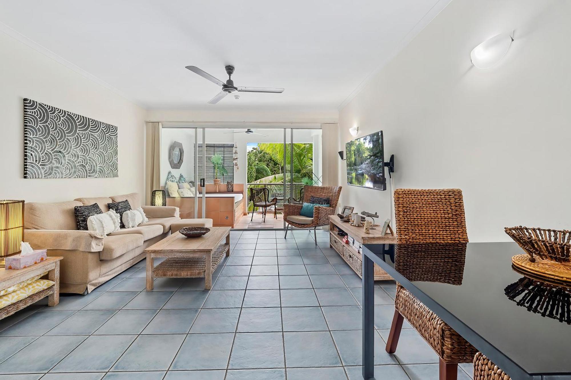 Alassio Beachfront Apartments 팜코브 객실 사진