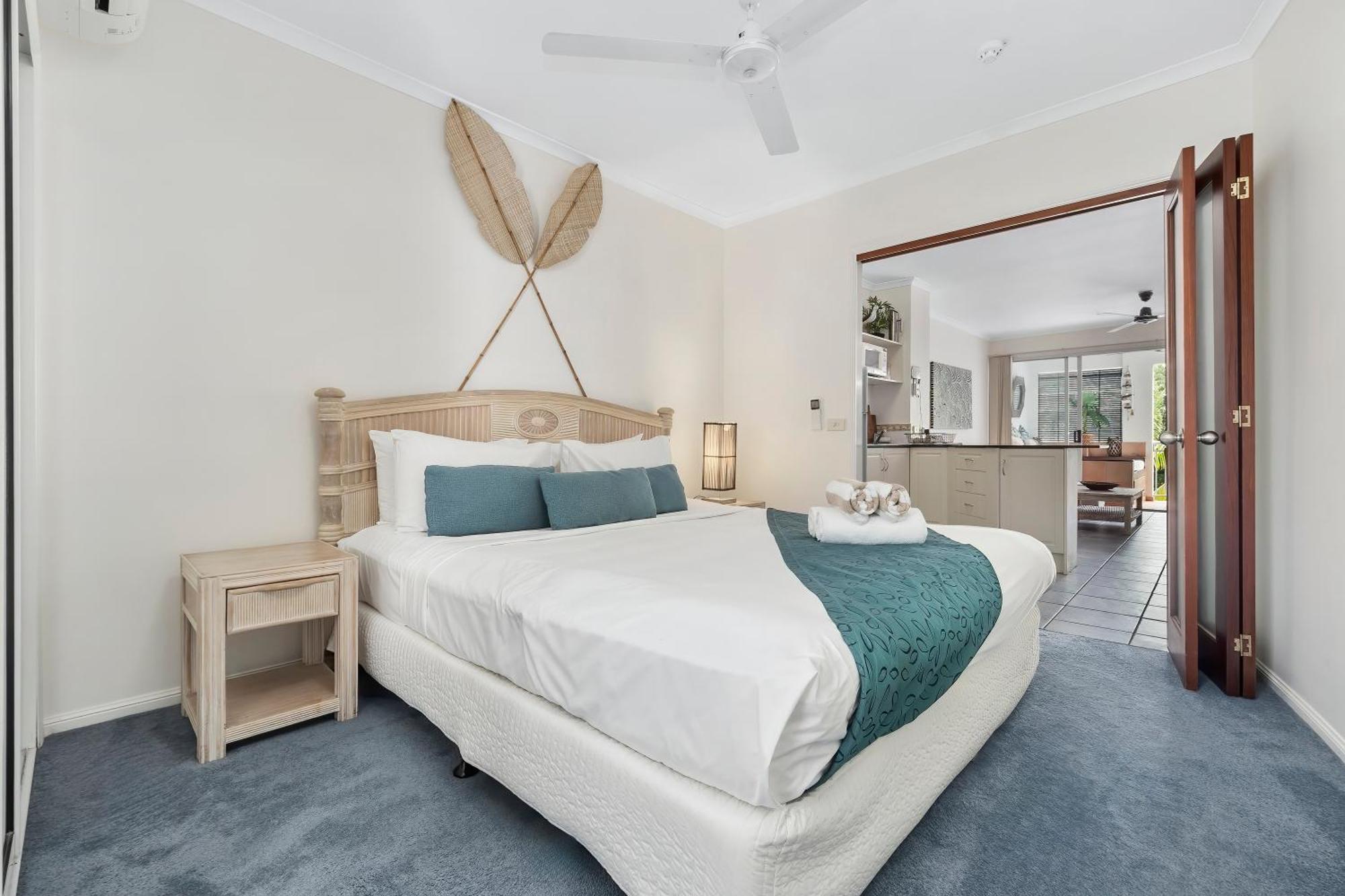 Alassio Beachfront Apartments 팜코브 객실 사진
