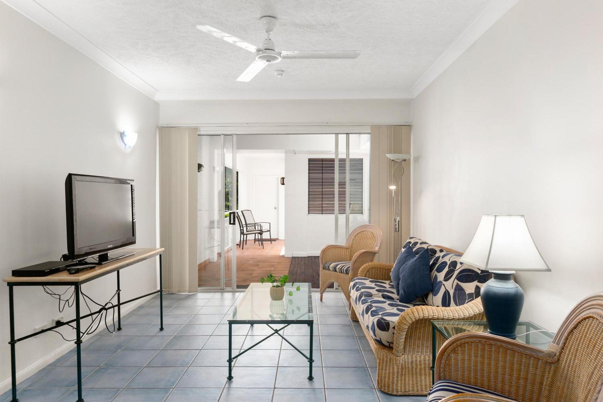 Alassio Beachfront Apartments 팜코브 객실 사진