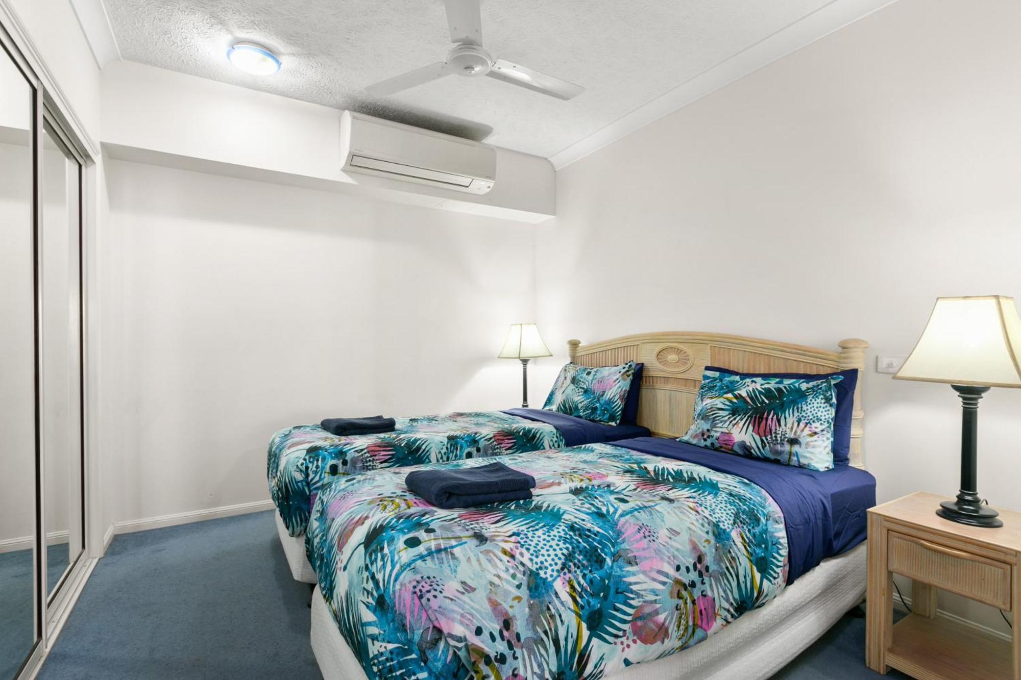 Alassio Beachfront Apartments 팜코브 객실 사진
