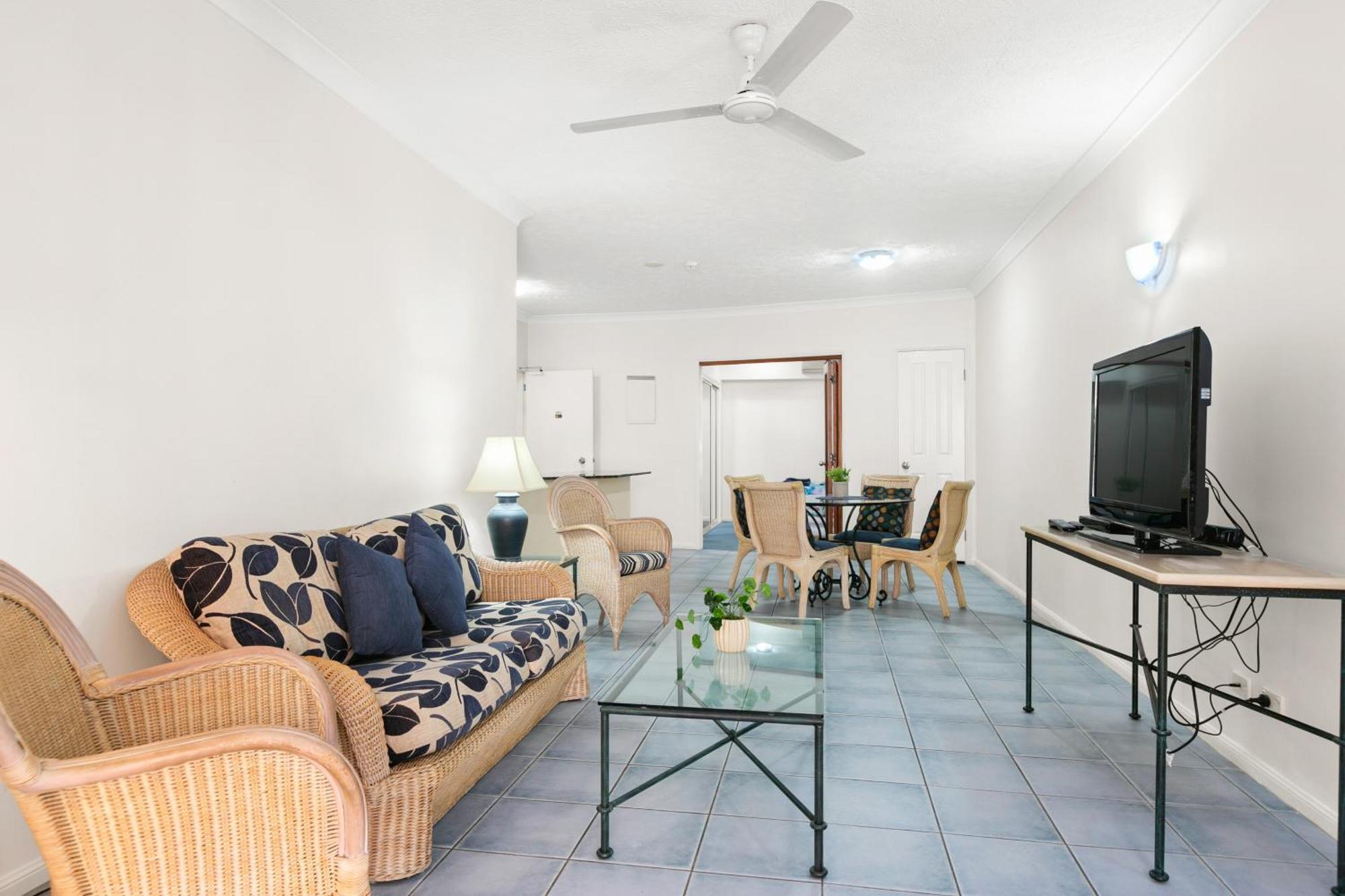 Alassio Beachfront Apartments 팜코브 객실 사진