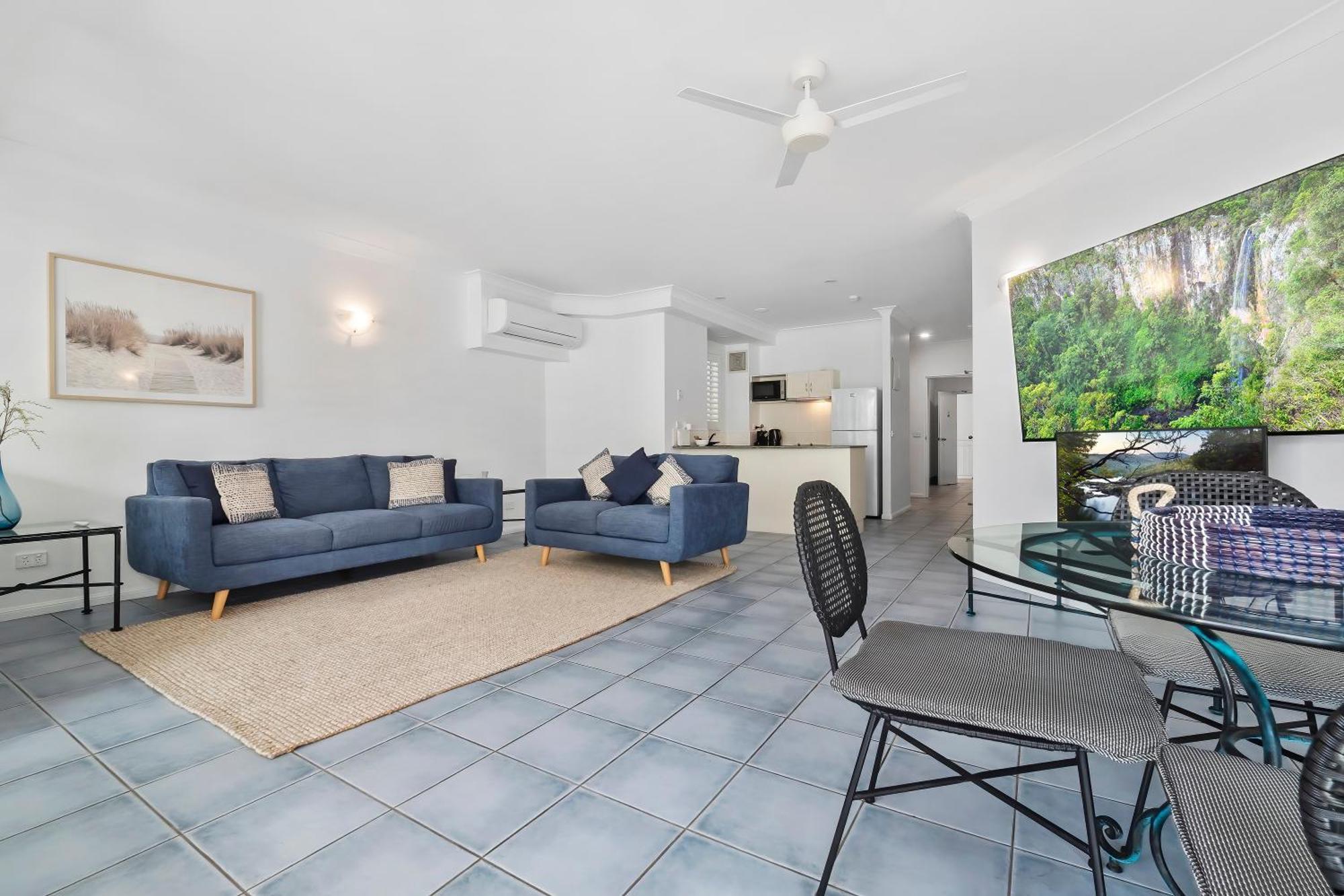 Alassio Beachfront Apartments 팜코브 객실 사진