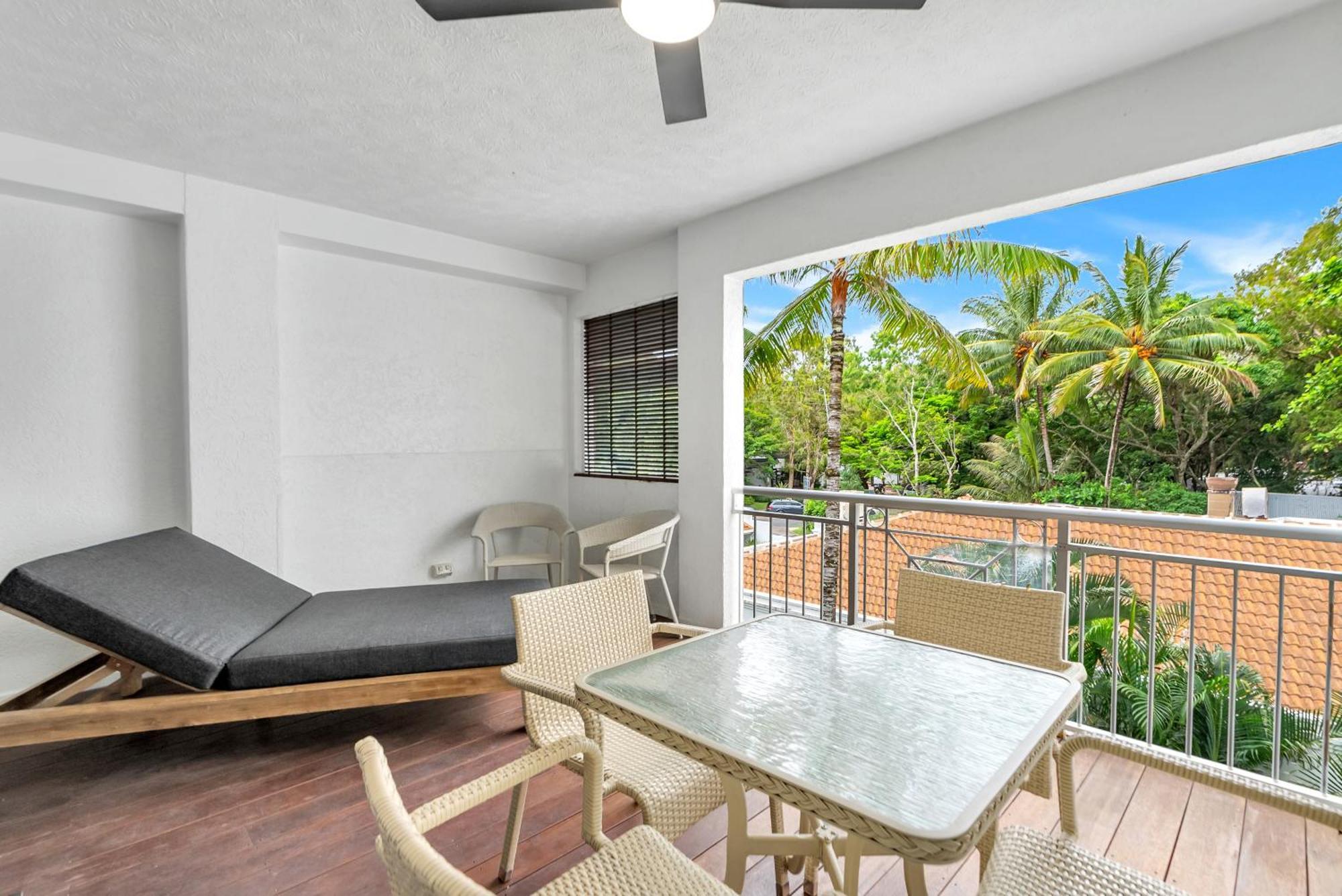 Alassio Beachfront Apartments 팜코브 객실 사진