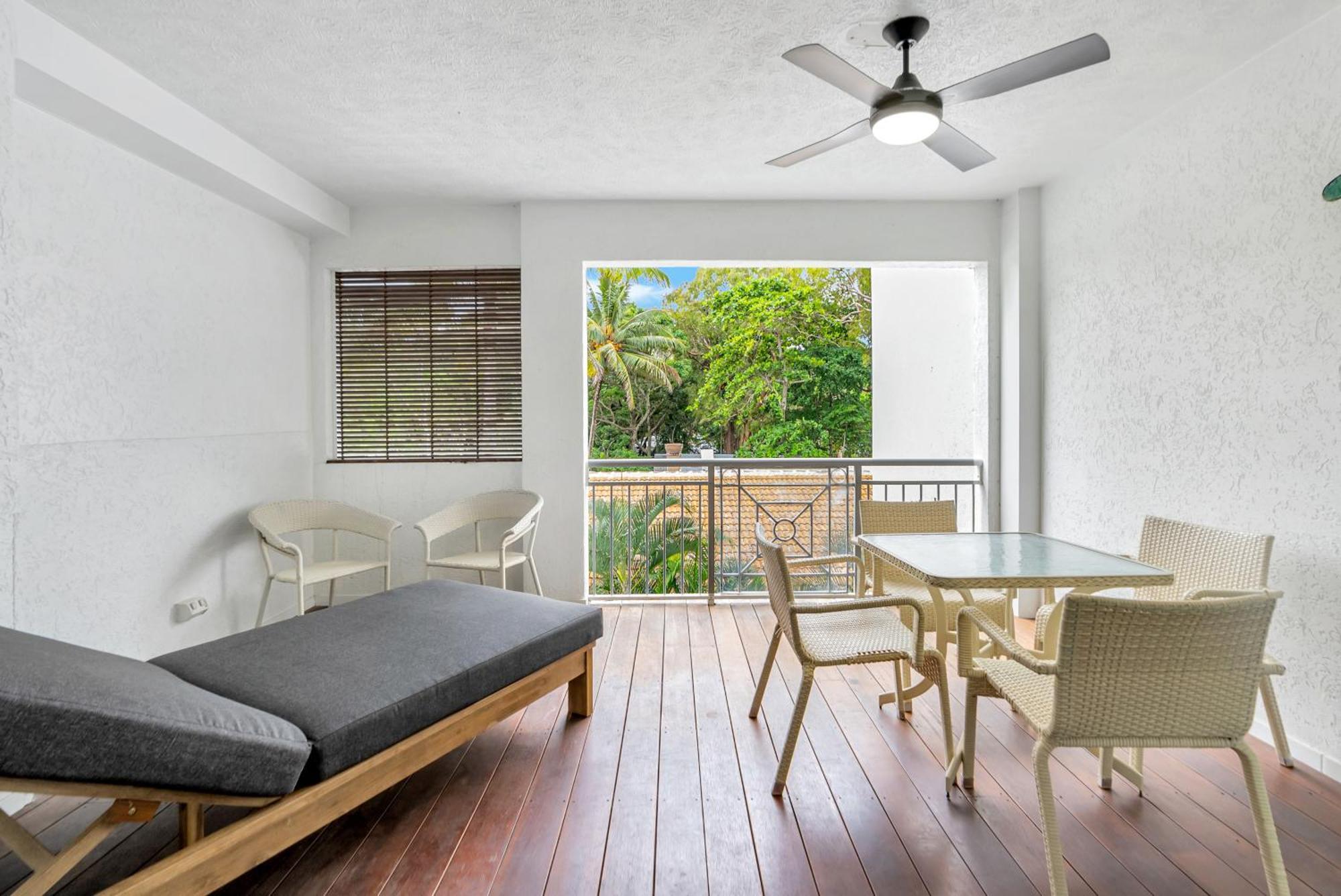 Alassio Beachfront Apartments 팜코브 객실 사진