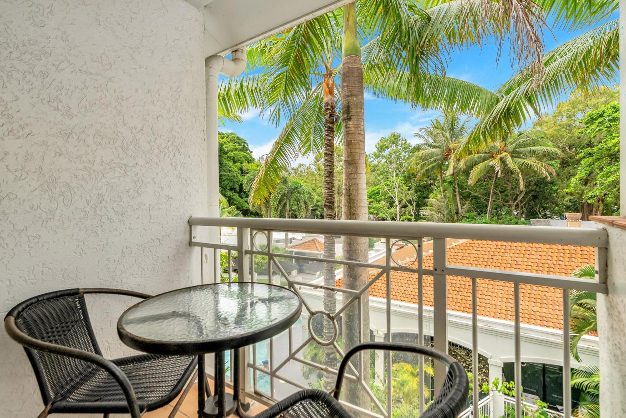 Alassio Beachfront Apartments 팜코브 객실 사진